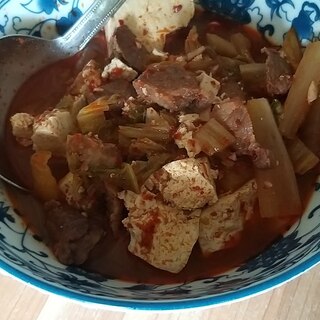 韓国料理:두부찌개ドゥブチゲ(豆腐チゲ)